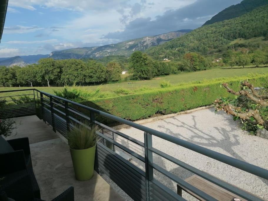 Balcons Du Royans.Logement Entier Piscine แซงต์-ฌอง-ออง-รัวยองส์ ภายนอก รูปภาพ